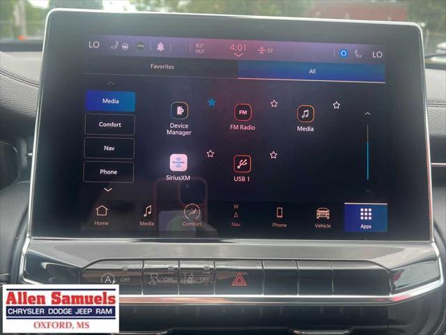 Photo of 2022 Bright White Clearcoat Jeep Compass