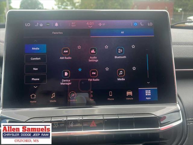 Photo of 2022 Bright White Clearcoat Jeep Compass