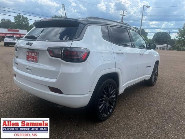 Photo of 2022 Bright White Clearcoat Jeep Compass