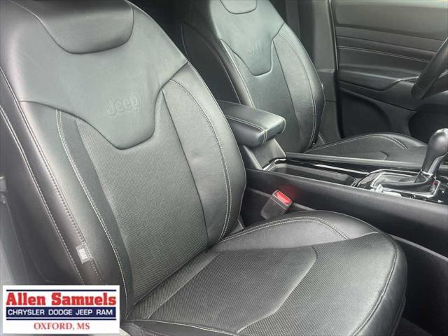 Photo of 2022 Bright White Clearcoat Jeep Compass