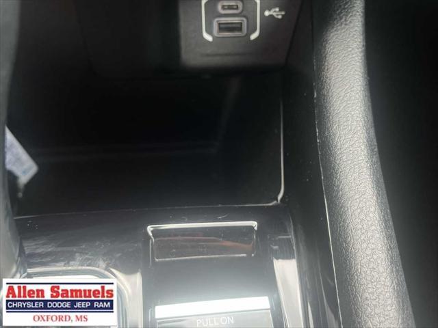 Photo of 2022 Bright White Clearcoat Jeep Compass