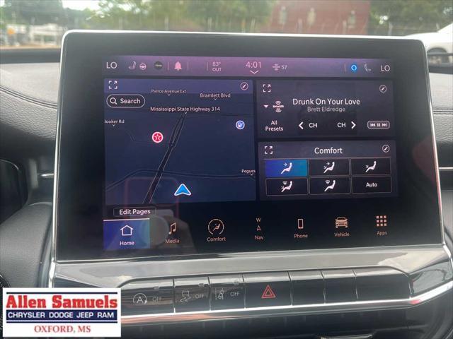 Photo of 2022 Bright White Clearcoat Jeep Compass