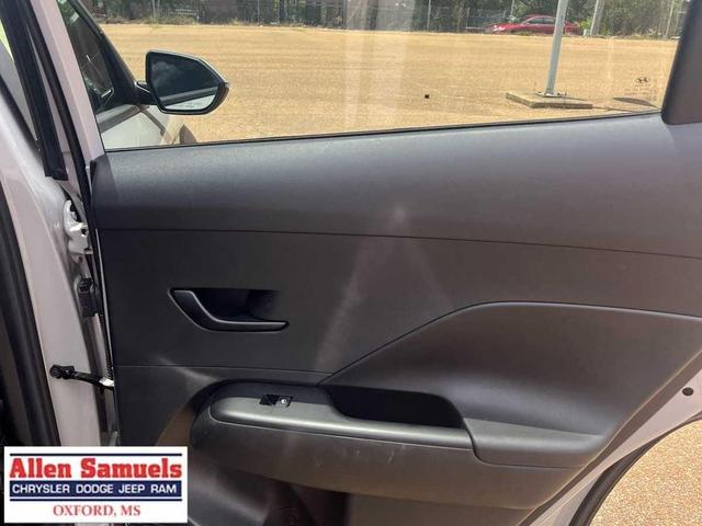 Photo of 2024 Cyber Gray Metallic Hyundai KONA