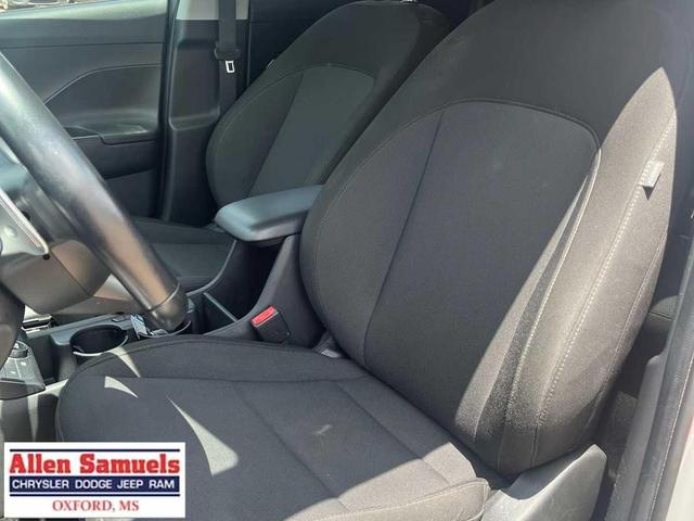 Photo of 2024 Cyber Gray Metallic Hyundai KONA
