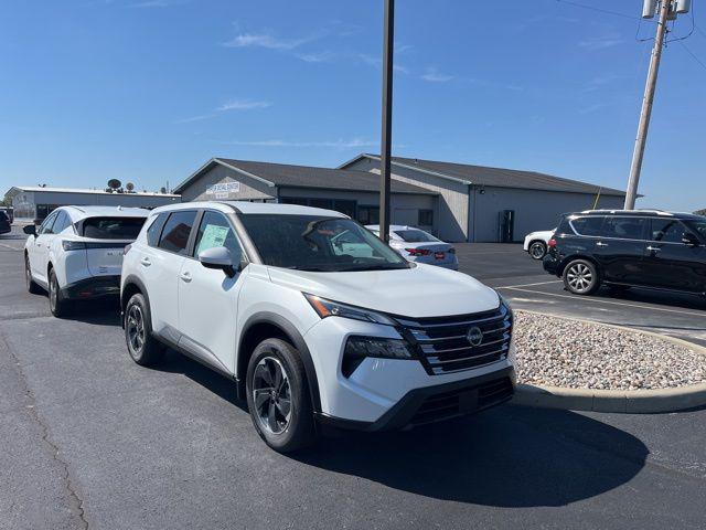Photo of 2026 Everest White Pearl Tricoat Nissan Rogue