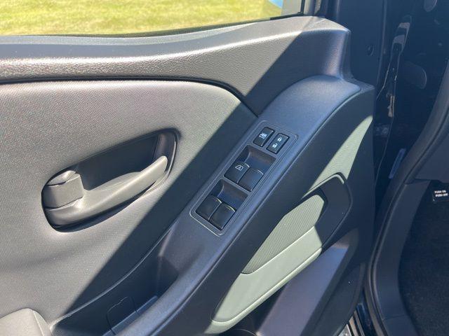 Photo of 2022 Super Black Nissan Frontier