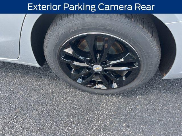 Photo of 2017 Silver Ice Metallic Chevrolet Malibu