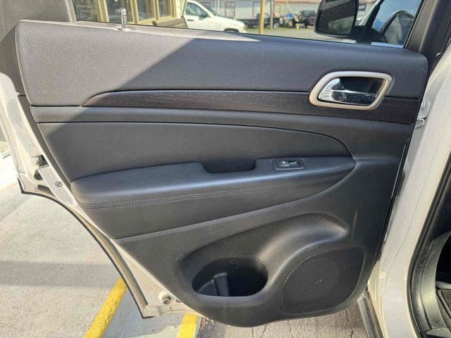 Photo of 2015 Bright White Clearcoat Jeep Grand Cherokee
