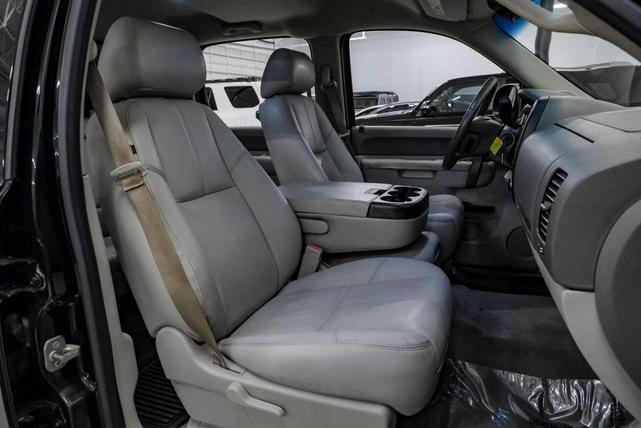 Photo of 2013 Black Chevrolet Silverado 1500