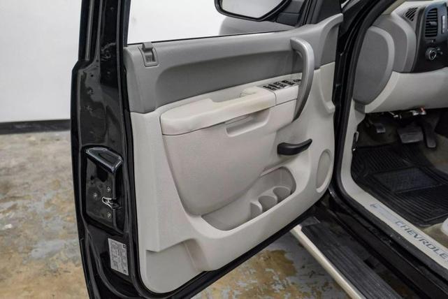 Photo of 2013 Black Chevrolet Silverado 1500
