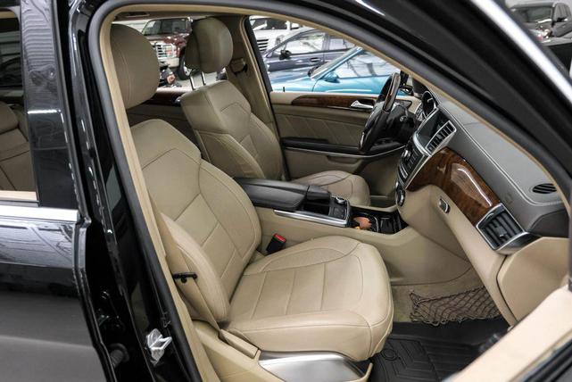 Photo of 2015 Black Mercedes-Benz GL-Class