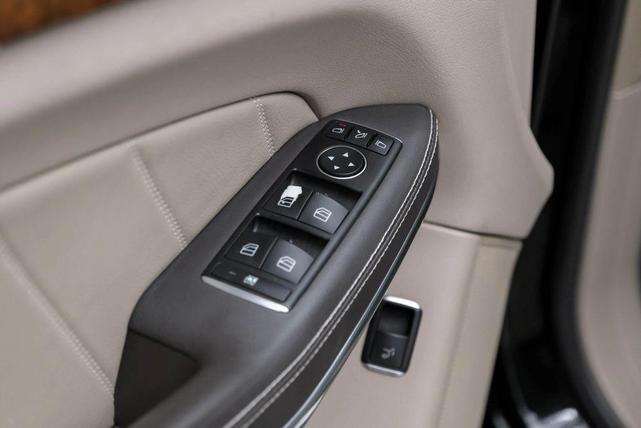 Photo of 2015 Black Mercedes-Benz GL-Class