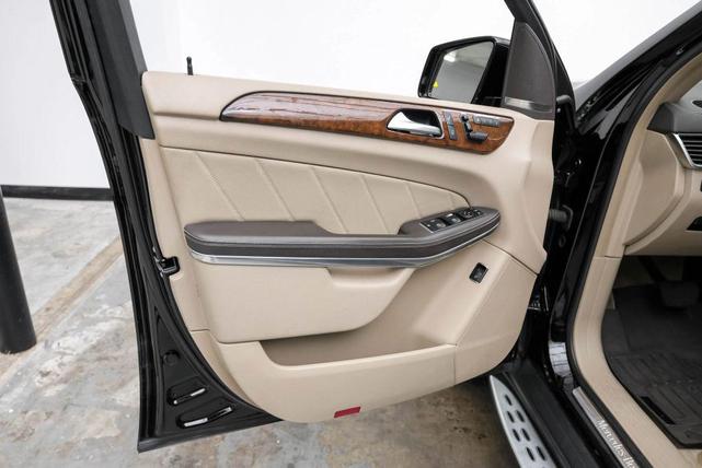 Photo of 2015 Black Mercedes-Benz GL-Class