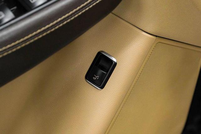 Photo of 2015  Mercedes-Benz M-Class