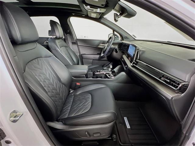 Photo of 2024 Glacier White Pearl Kia Sportage