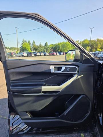 Photo of 2021 Black Ford Explorer