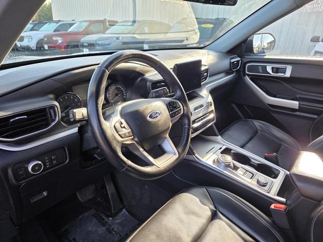 Photo of 2021 Black Ford Explorer