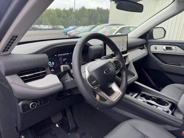 Photo of 2025 Agate Black Metallic Ford Explorer