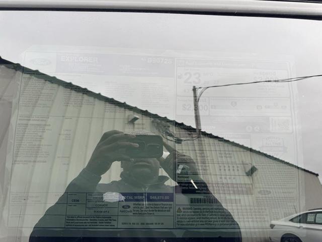 Photo of 2025 Agate Black Metallic Ford Explorer