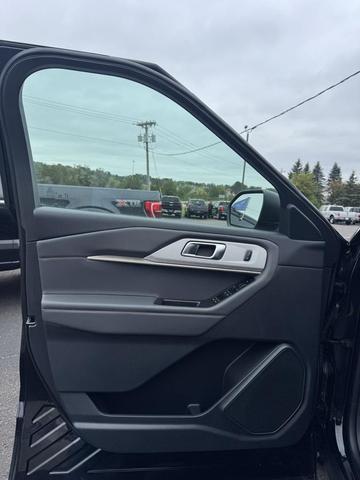 Photo of 2025 Agate Black Metallic Ford Explorer