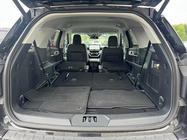 Photo of 2025 Agate Black Metallic Ford Explorer