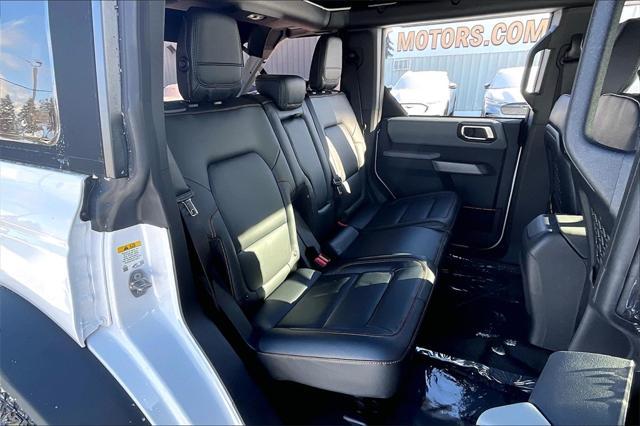 Photo of 2023 Oxford White Ford Bronco
