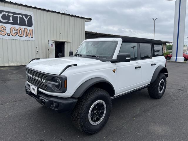 Photo of 2023 Oxford White Ford Bronco