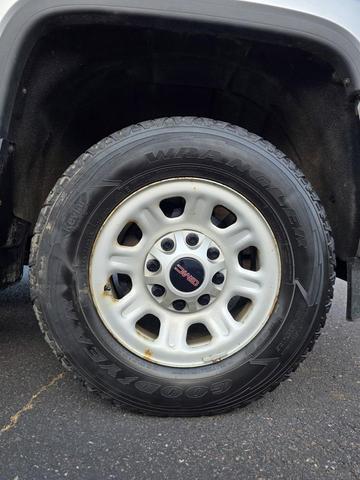 Photo of 2015 Quicksilver Metallic GMC Sierra 3500