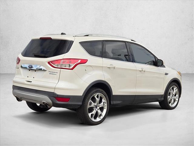 Photo of 2014 White Platinum Tricoat Ford Escape