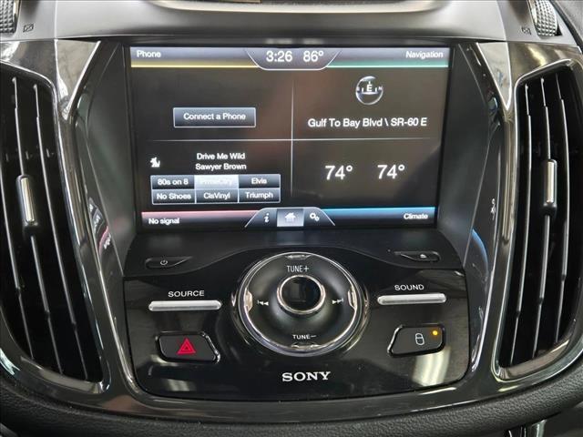 Photo of 2014 White Platinum Tricoat Ford Escape