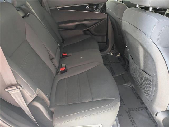 Photo of 2020 Gravity Grey Kia Sorento
