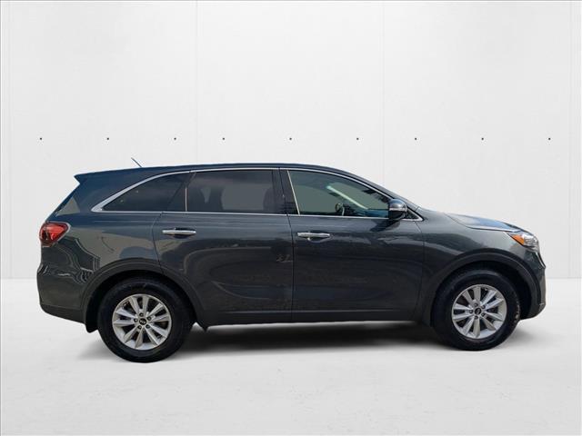 Photo of 2020 Gravity Grey Kia Sorento