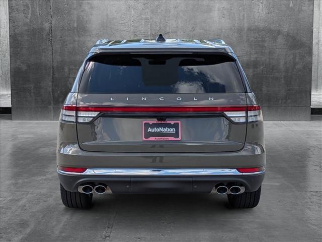 Photo of 2025 Harbor Gray Clearcoat Lincoln Aviator