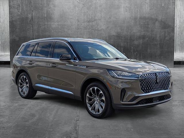 Photo of 2025 Harbor Gray Clearcoat Lincoln Aviator