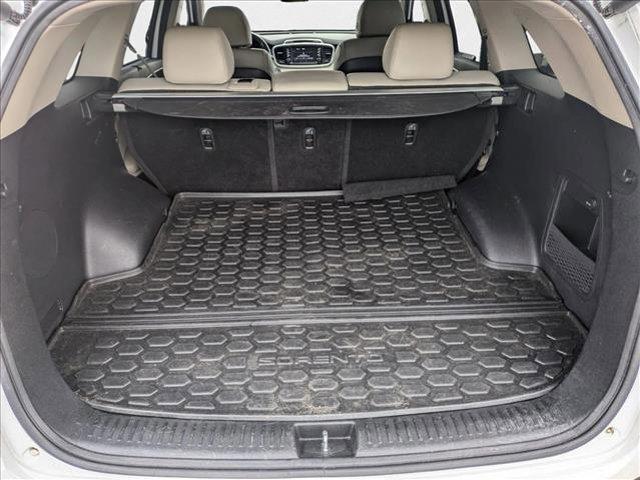 Photo of 2018 Snow White Pearl Kia Sorento