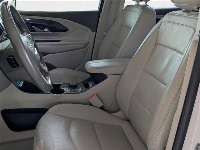 Photo of 2019 Summit White GMC Terrain