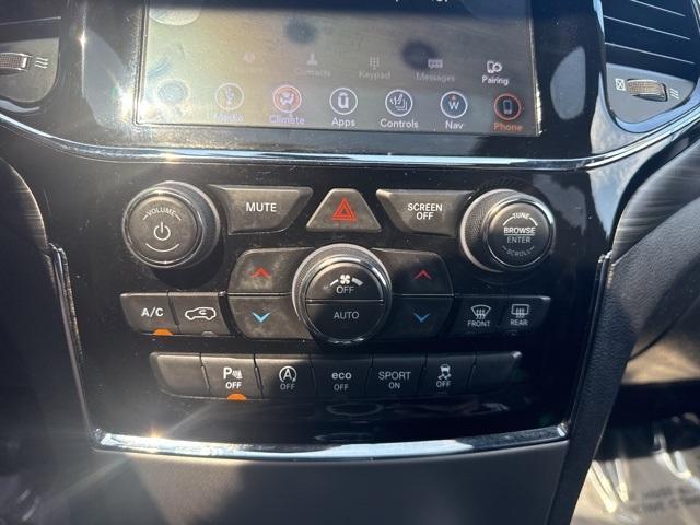 Photo of 2019 Granite Crystal Clearcoat Metallic Jeep Grand Cherokee