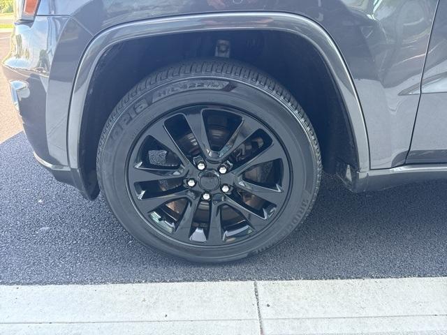 Photo of 2019 Granite Crystal Clearcoat Metallic Jeep Grand Cherokee