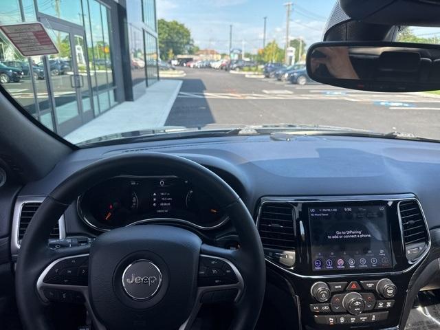 Photo of 2019 Granite Crystal Clearcoat Metallic Jeep Grand Cherokee