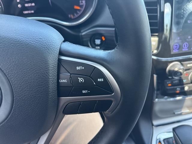 Photo of 2019 Granite Crystal Clearcoat Metallic Jeep Grand Cherokee