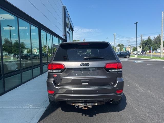 Photo of 2019 Granite Crystal Clearcoat Metallic Jeep Grand Cherokee