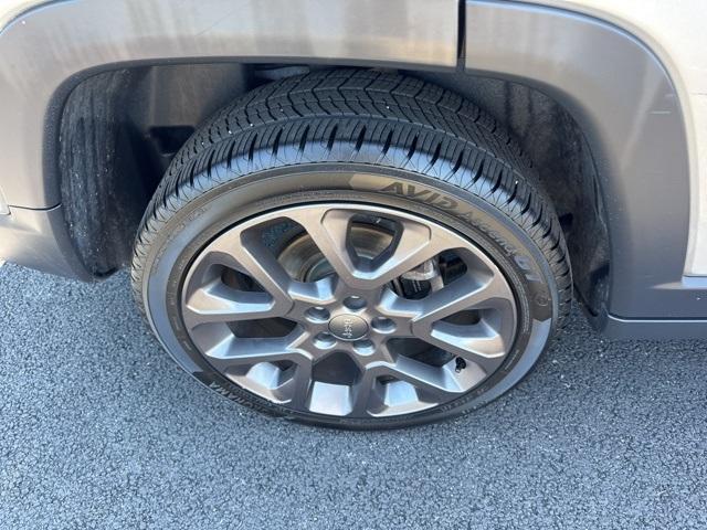 Photo of 2019 Silver Jeep Compass