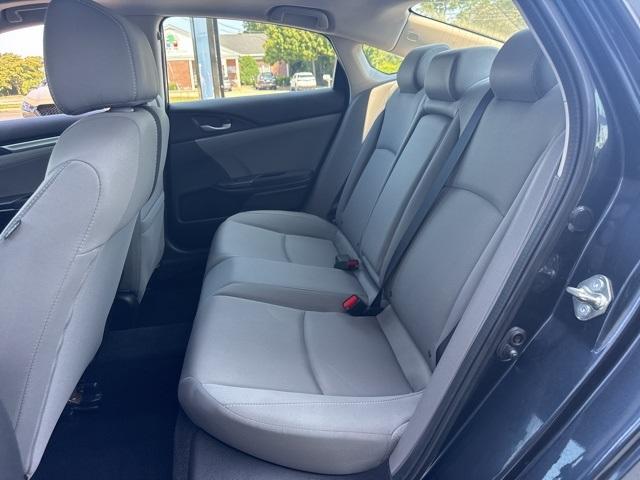 Photo of 2017 Silver Honda Civic