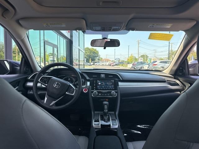 Photo of 2017 Silver Honda Civic