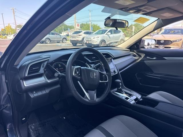 Photo of 2017 Silver Honda Civic