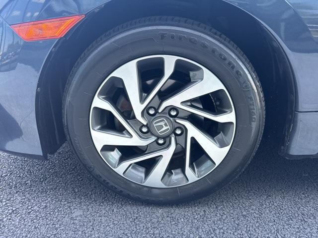 Photo of 2017 Silver Honda Civic