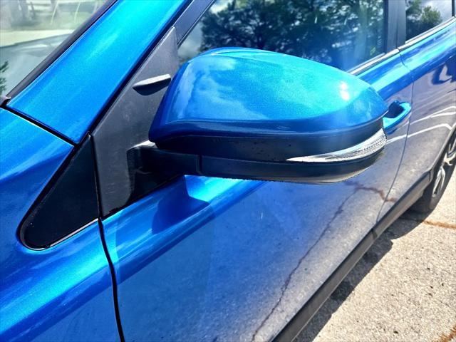 Photo of 2018 Blue Toyota RAV4