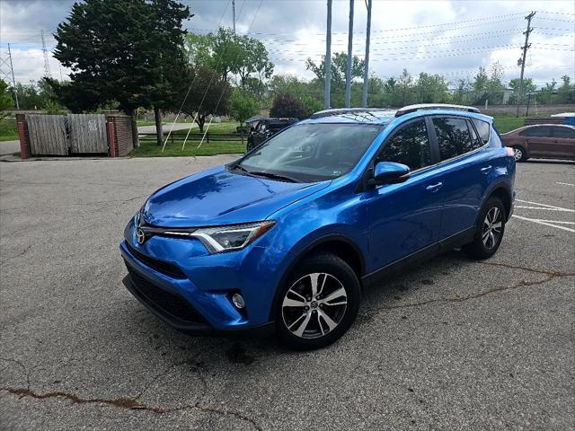 Photo of 2018 Blue Toyota RAV4