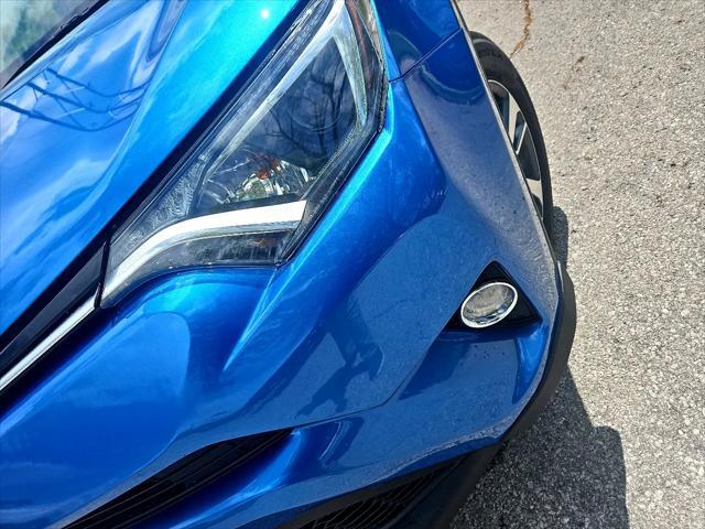 Photo of 2018 Blue Toyota RAV4