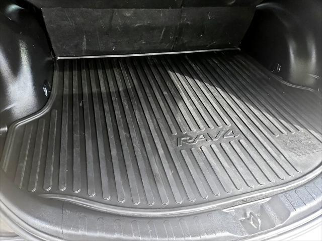 Photo of 2017 Black Toyota RAV4